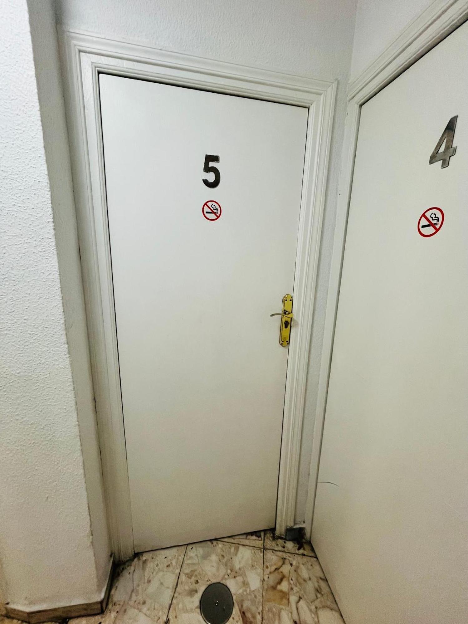 Pension Rivera Madrid Exterior photo